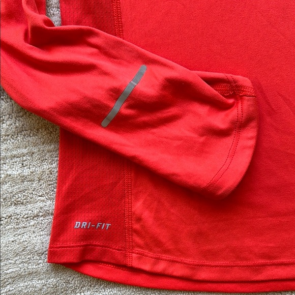Nike Miller Women’s Long Sleeve Running Red Top Size Medium - Picture 8 of 14